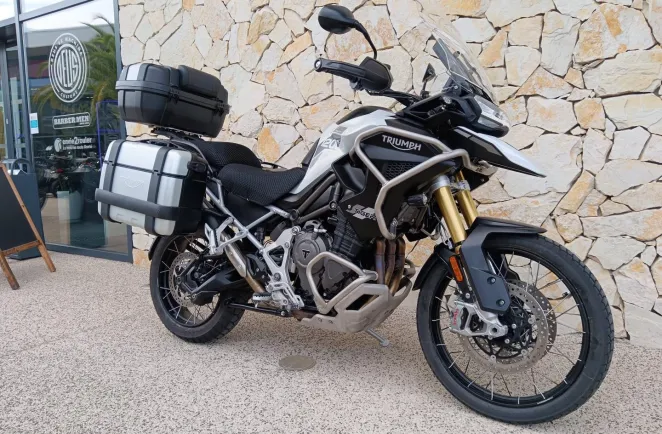 TRIUMPH 1200 Rally Pro full options