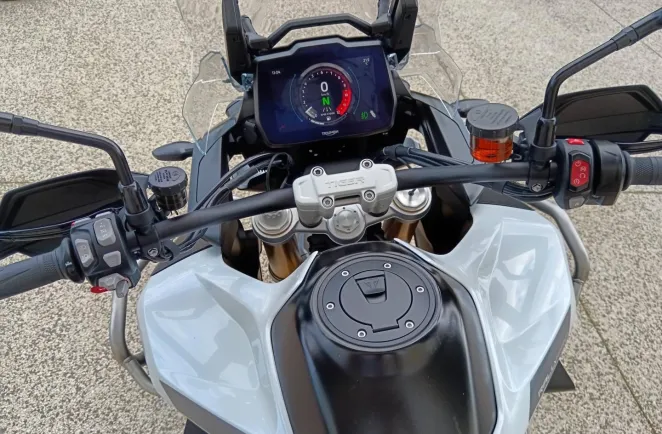 TRIUMPH 1200 Rally Pro full options