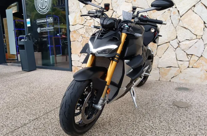 DUCATI 1103  V4 S 2023. 60 km réel