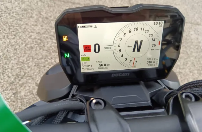 DUCATI 1103  V4 S 2023. 60 km réel