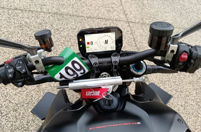 DUCATI 1103  V4 S 2023. 60 km réel