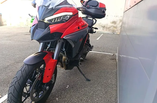 DUCATI V4 S 1ERE MAIN (Ex Démo) + Top Case