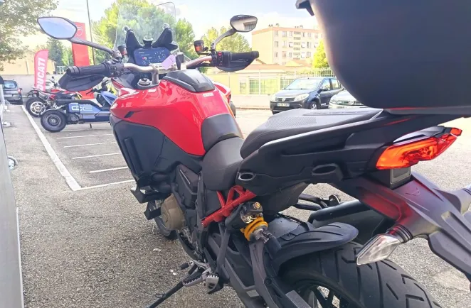 DUCATI V4 S 1ERE MAIN (Ex Démo) + Top Case