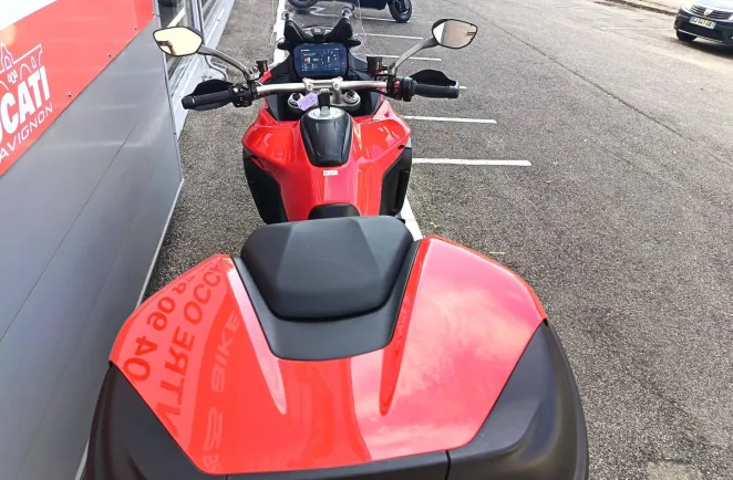 DUCATI V4 S 1ERE MAIN (Ex Démo) + Top Case