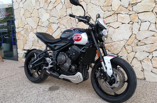 TRIUMPH 660 82cv Tribute Edition