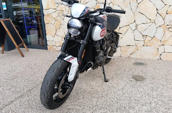 TRIUMPH 660 82cv Tribute Edition