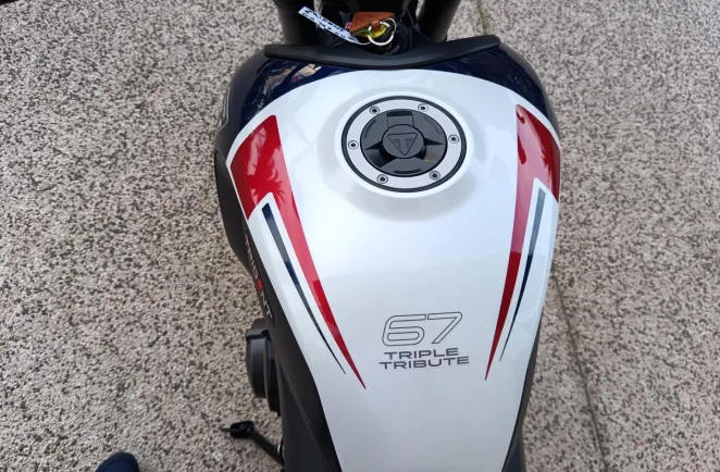 TRIUMPH 660 82cv Tribute Edition