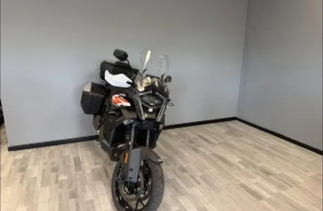 KTM SUPER ADVENTURE S .