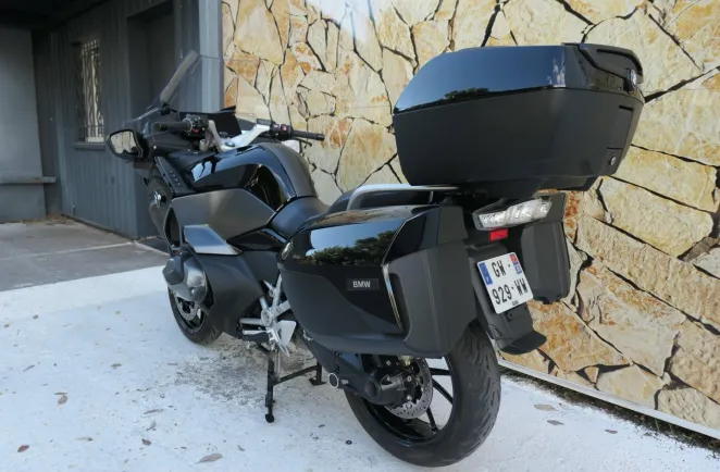 BMW 1250 RT Style Triple Black Finition Pro + Radio + Top Case ( R1250RT / R1250 RT )