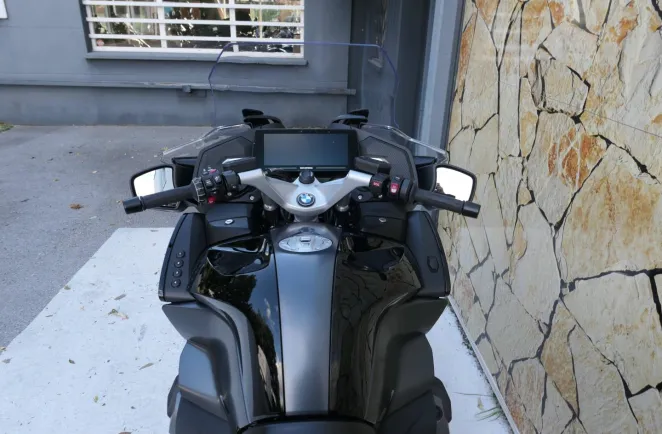 BMW 1250 RT Style Triple Black Finition Pro + Radio + Top Case ( R1250RT / R1250 RT )