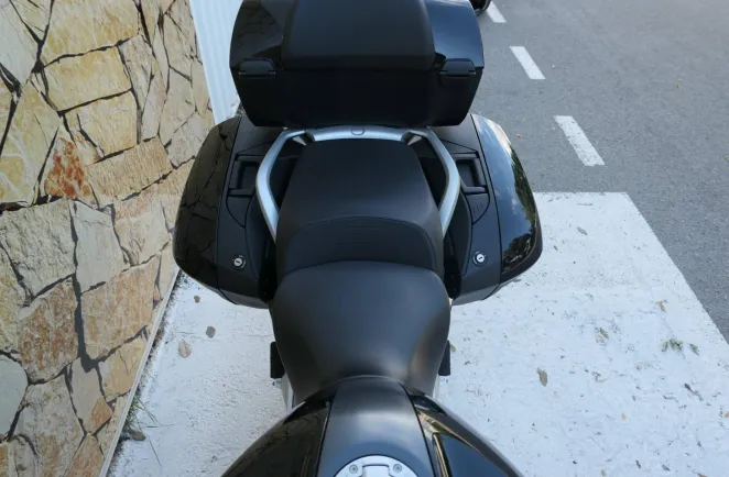 BMW 1250 RT Style Triple Black Finition Pro + Radio + Top Case ( R1250RT / R1250 RT )