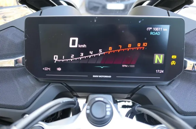 BMW 1250 RT Style Triple Black Finition Pro + Radio + Top Case ( R1250RT / R1250 RT )