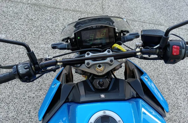 SUZUKI 1000 + OPTION