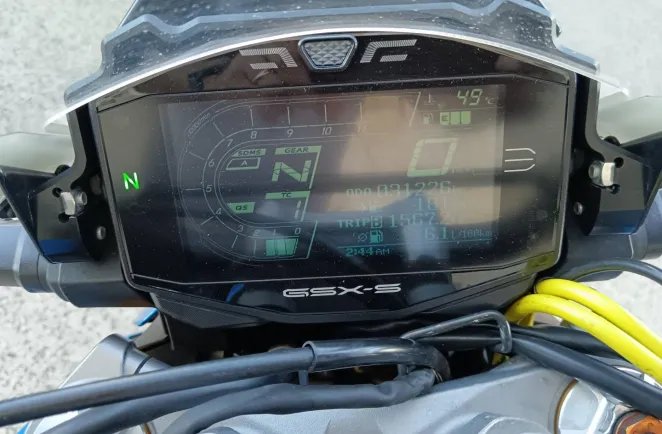 SUZUKI 1000 + OPTION