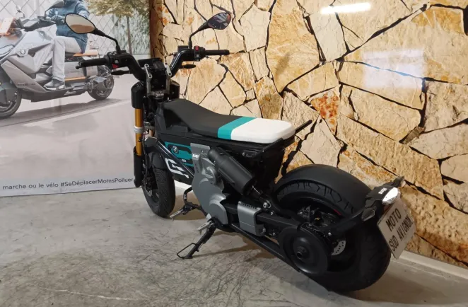 BMW CE02