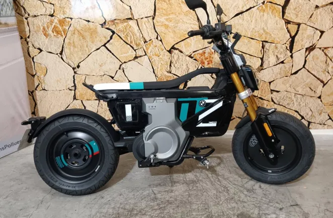 BMW CE02