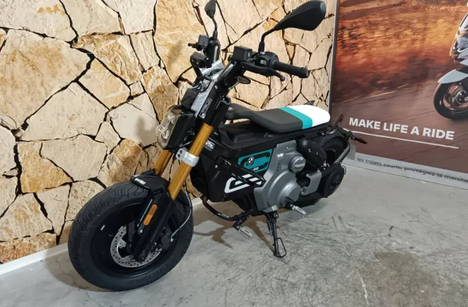 BMW CE02