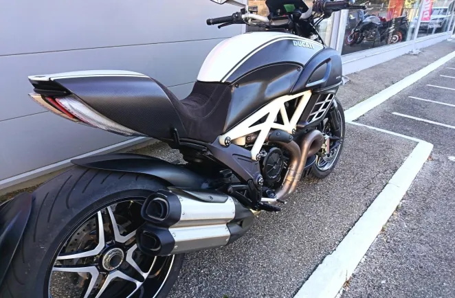DUCATI 1200 AMG ABS