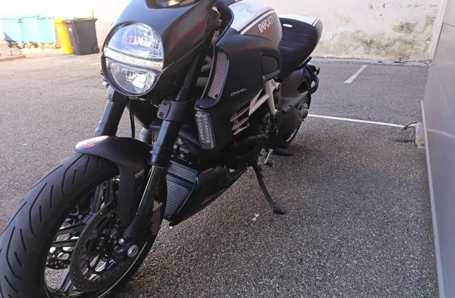 DUCATI 1200 AMG ABS