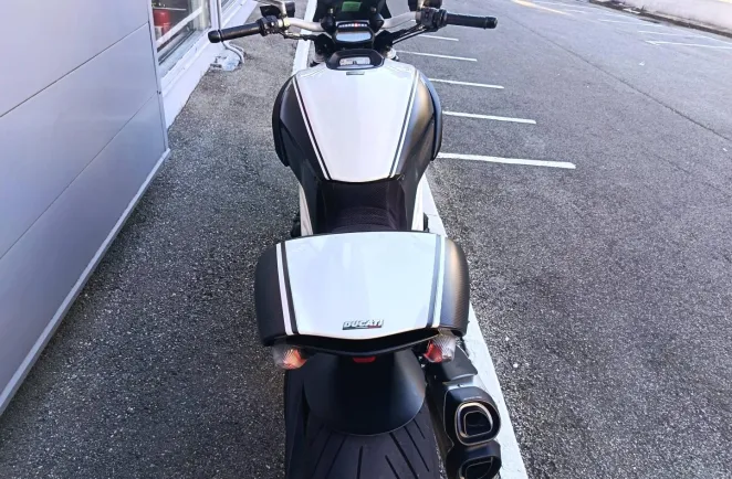 DUCATI 1200 AMG ABS