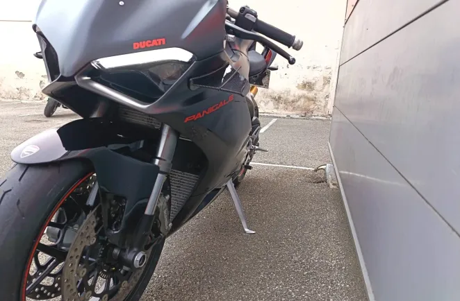 DUCATI V2 955 1ERE MAIN GTIE 1 AN