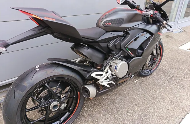 DUCATI V2 955 1ERE MAIN GTIE 1 AN
