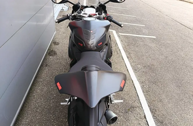 DUCATI V2 955 1ERE MAIN GTIE 1 AN