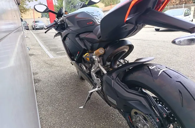 DUCATI V2 955 1ERE MAIN GTIE 1 AN