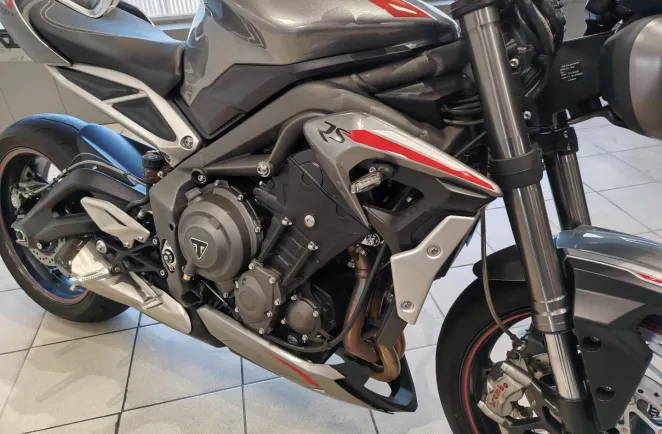 TRIUMPH 765 RS REVISEE GARANTIE