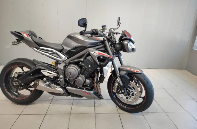 TRIUMPH 765 RS REVISEE GARANTIE