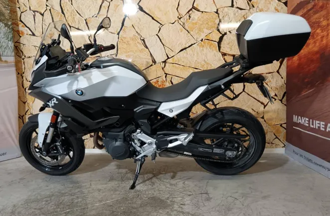 BMW F 900 XR