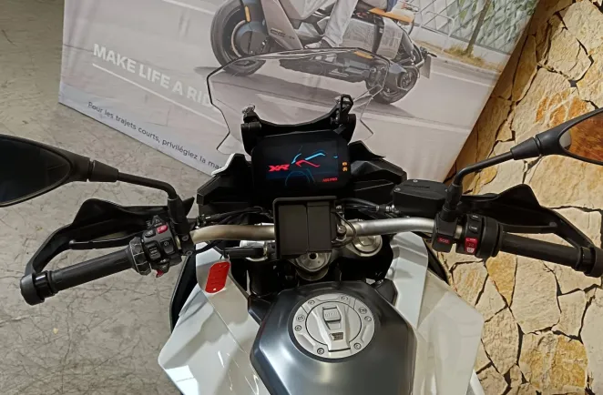 BMW F 900 XR