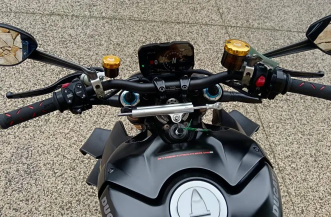 DUCATI 1103  V4 S. Garantie 12 mois V4S