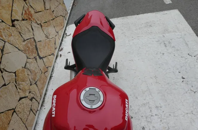 DUCATI 950