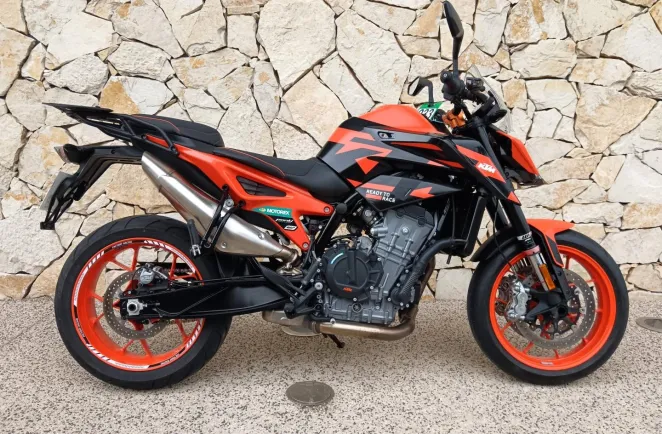 KTM 890 GP + options