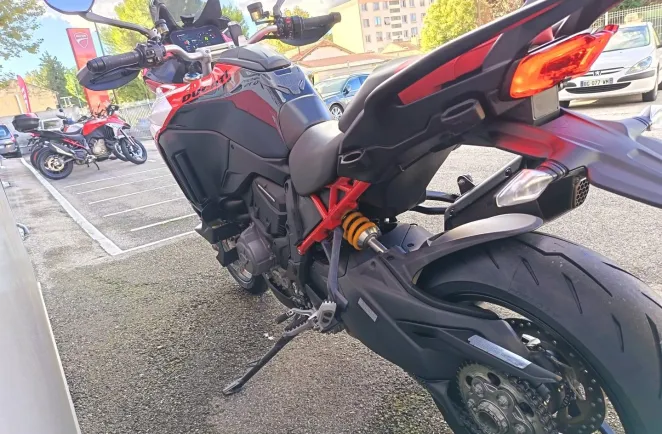 DUCATI V4S Pikes Peak 1ERE MAIN GTIE 12 MOIS