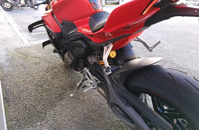 DUCATI V4 S 1ERE MAIN GTIE 29/05/2027 9500€ ACCESSOIRES