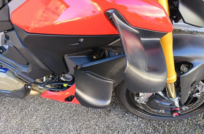 DUCATI V4 S 1ERE MAIN GTIE 29/05/2027 9500€ ACCESSOIRES