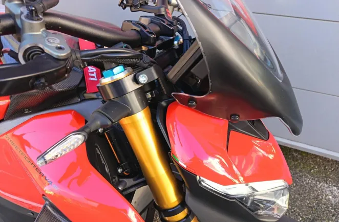 DUCATI V4 S 1ERE MAIN GTIE 29/05/2027 9500€ ACCESSOIRES