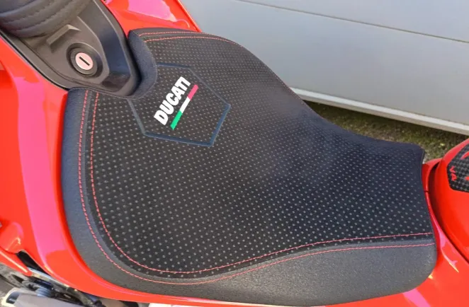 DUCATI V4 S 1ERE MAIN GTIE 29/05/2027 9500€ ACCESSOIRES