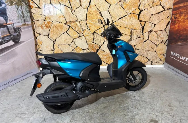 YAMAHA RayZR 125