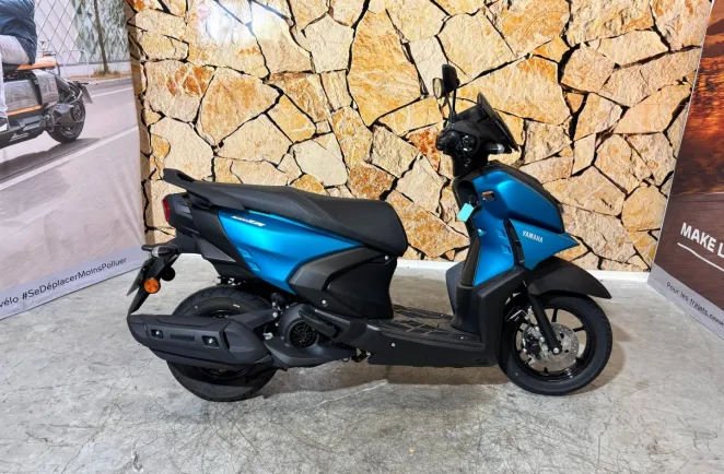 YAMAHA RayZR 125