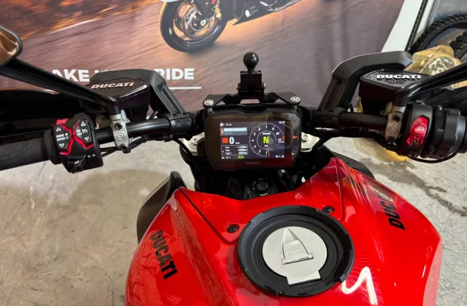 DUCATI Diavel 1158 V4