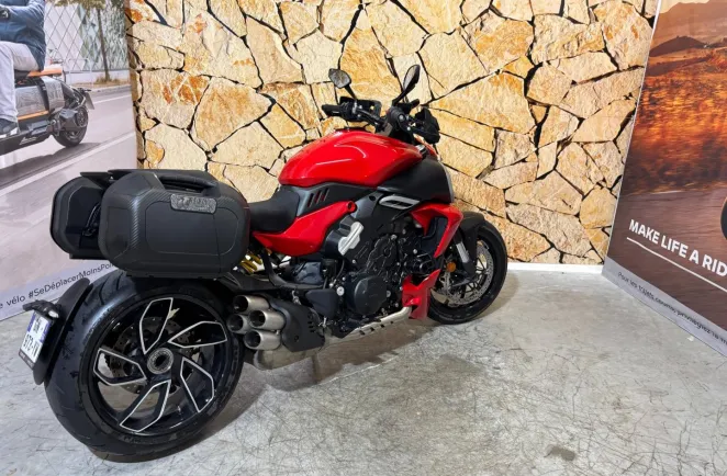 DUCATI Diavel 1158 V4