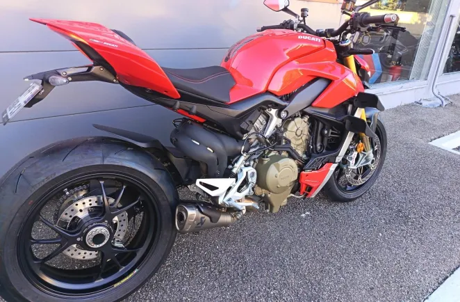 DUCATI V4 S Silencieux Akrapovic gtie 1an