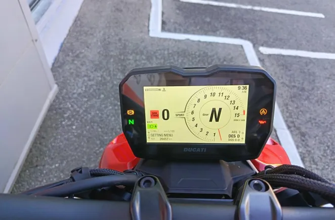 DUCATI V4 S Silencieux Akrapovic gtie 1an