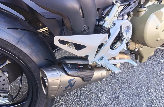 DUCATI V4 S Silencieux Akrapovic gtie 1an