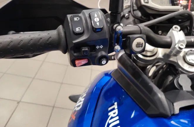 TRIUMPH 800 XRx REVISION DES 40000 KMS OK PNEUS NEUF + KIT CHAINE NEUF