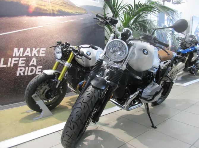 Acquisition de la marque BMW
