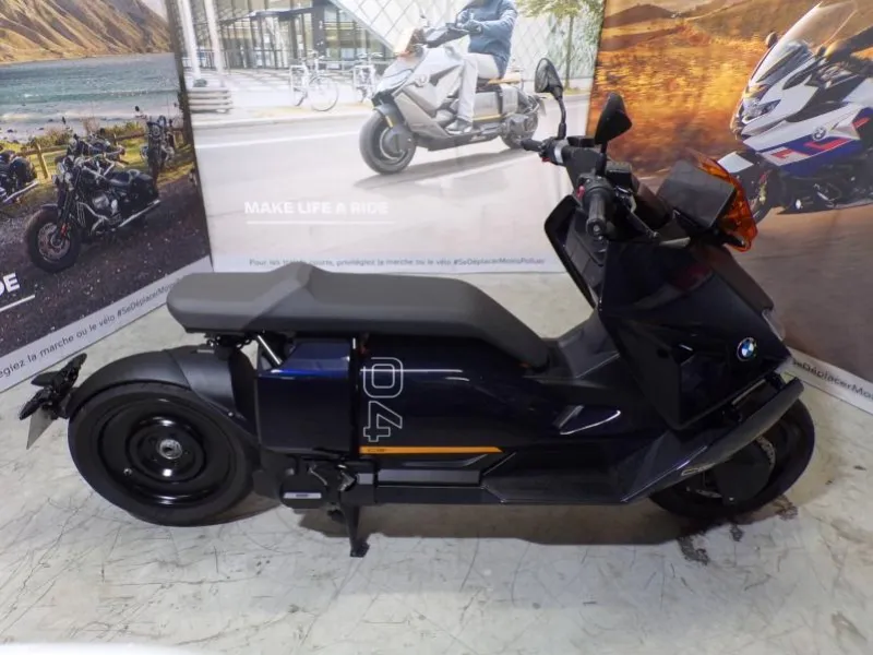 BMW CE04